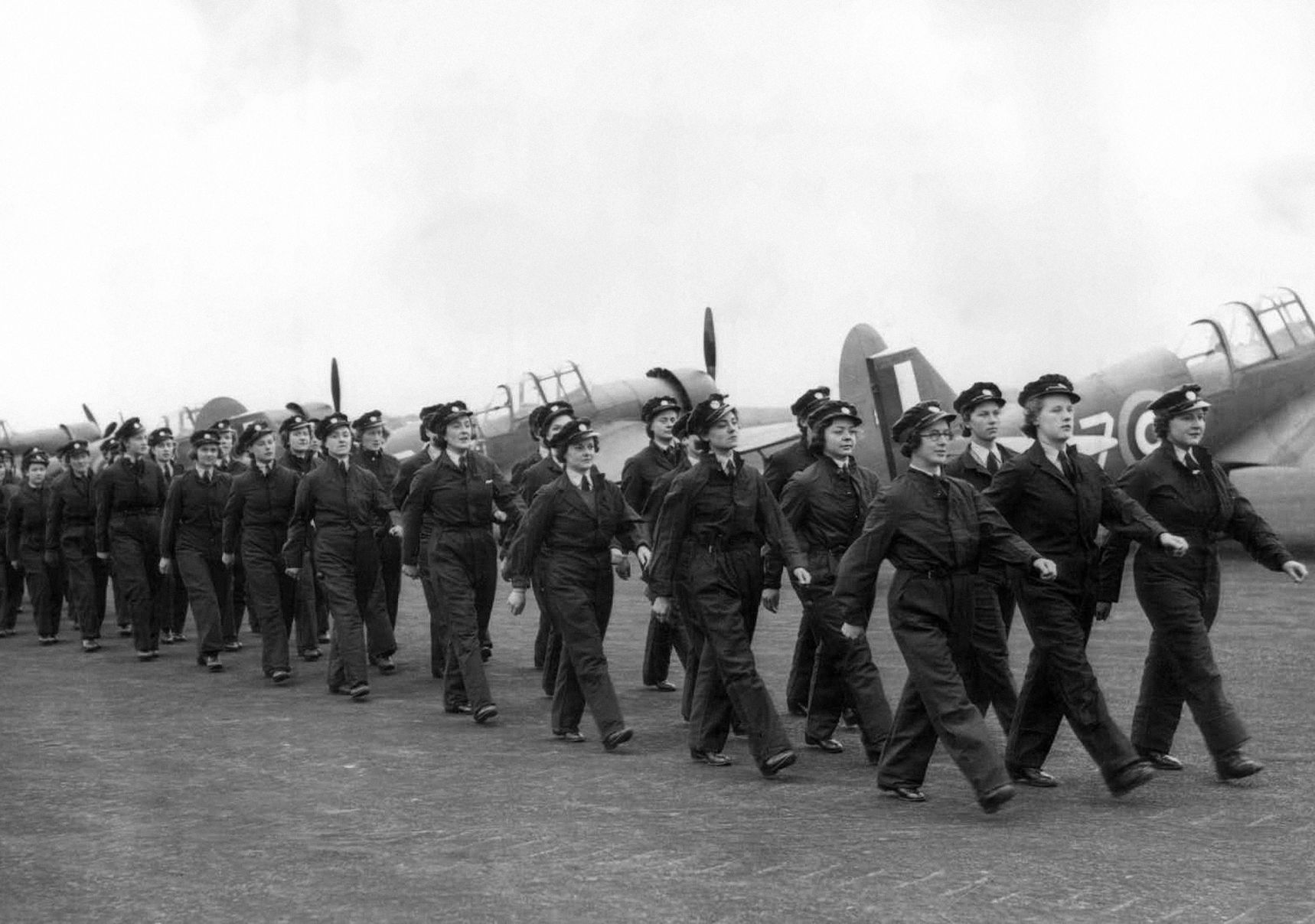 1942: Women's Army Auxiliary Corps